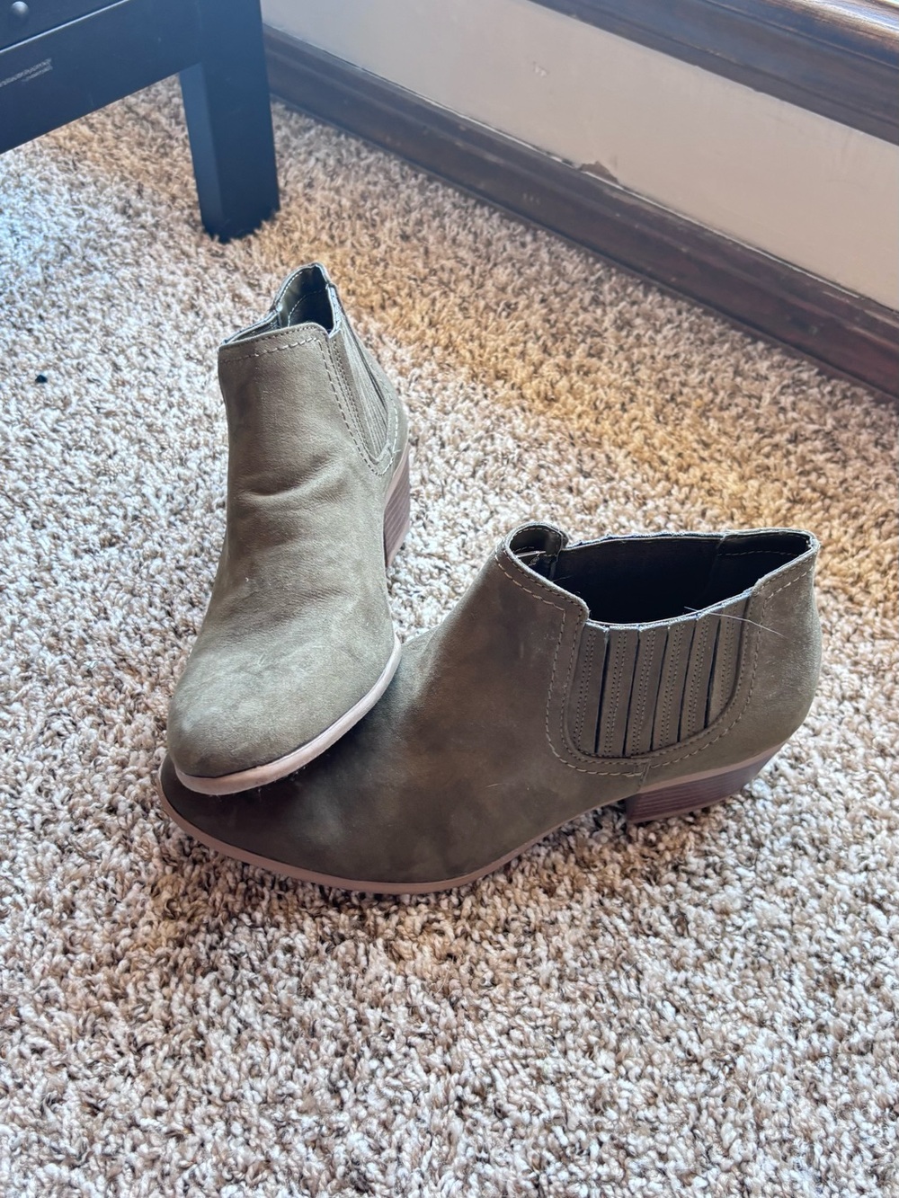 American Eagle Olive Green Suede Ankle Booties - Size 10